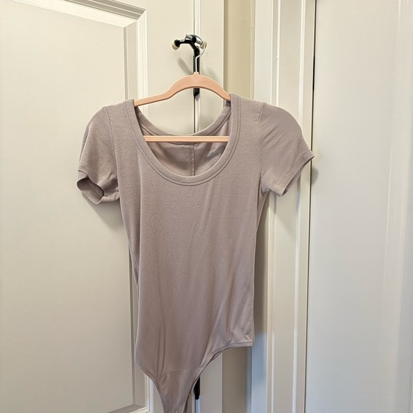 Nuuds slinky ribbed bodysuit in grey - Picture 2 of 3